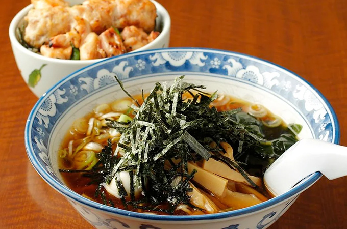 醤油ラーメンと 焼鳥小丼セット